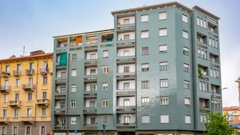 Продается трехкомнатная квартира в Турине